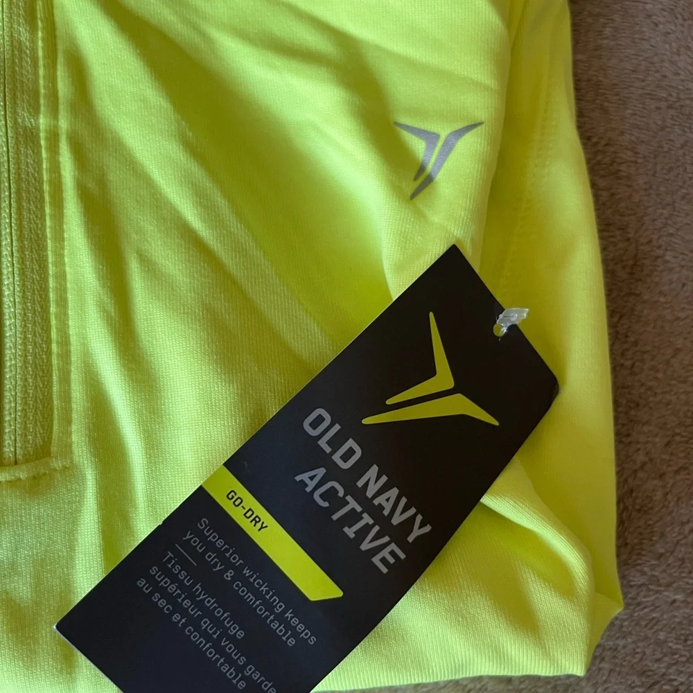 NWT Old Navy Active Go-Dry Regular/Standard 6-7 S/P Light weight Fabric Green